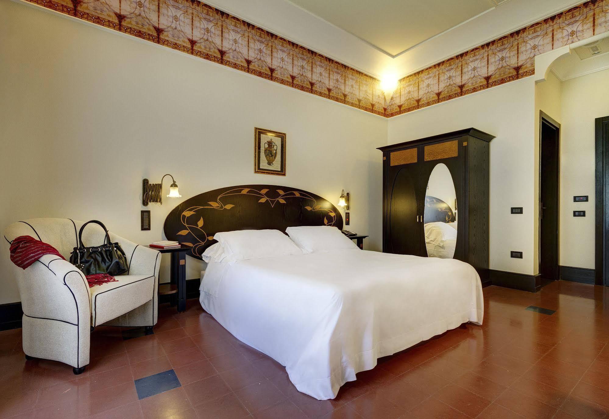 Grand Des Etrangers Hotel 5*