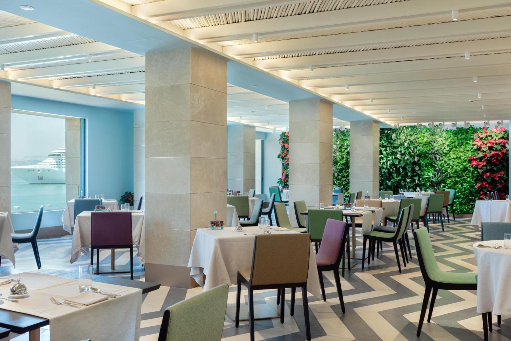 Hotel Grand Des Etrangers 5*